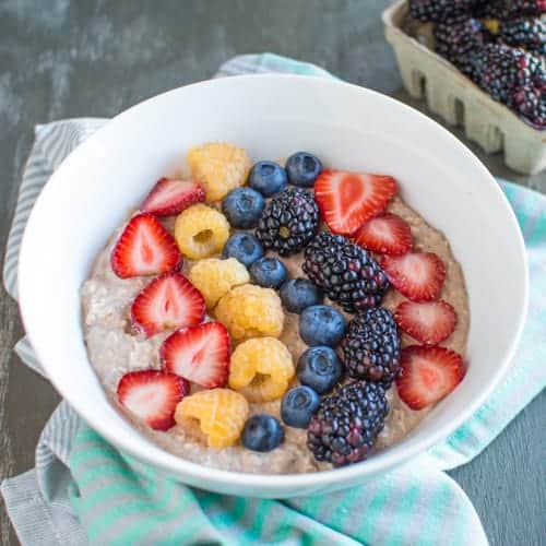 Chocolate Overnight Oats with Berries 