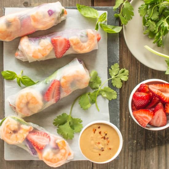 Simple and delicious - Shrimp Spring Rolls with Peanut Sauce | healthynibblesandbits