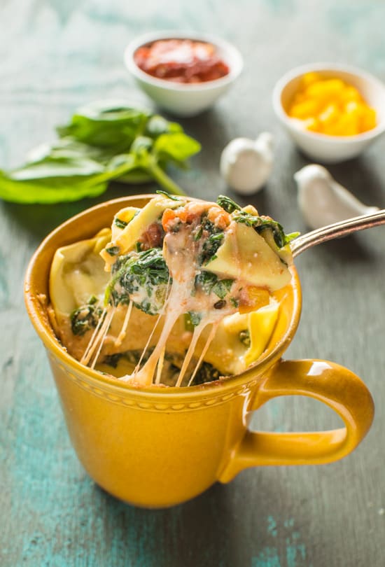 You can make delicious, fresh lasagna in a mug! All it takes is 15 minutes. Spinach Ricotta Lasagna In A Mug | webserie.futebolmilionario.com