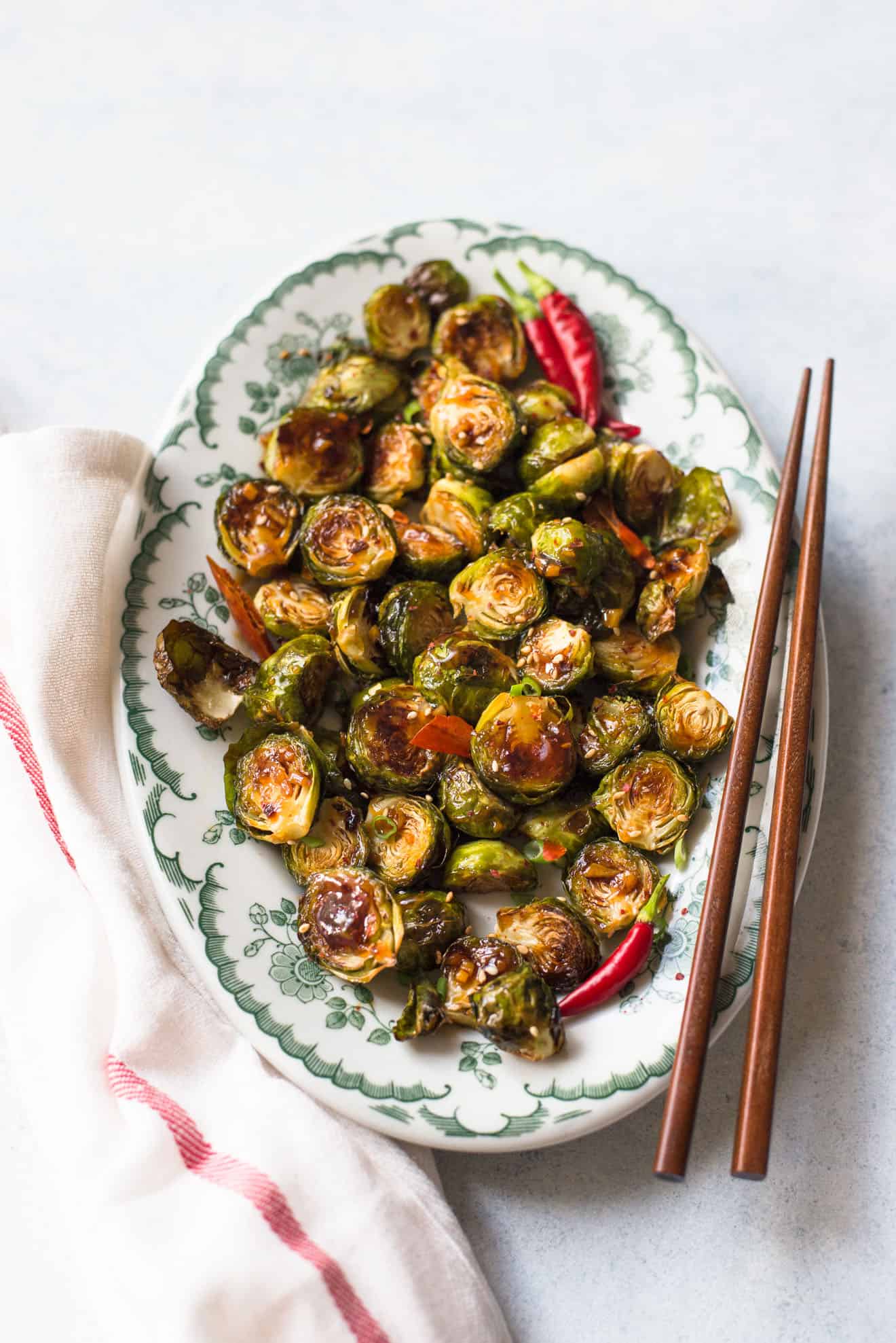 General Tso's Brussels Sprouts - easy, healthy side dish #vegetarian #healthyrecipe