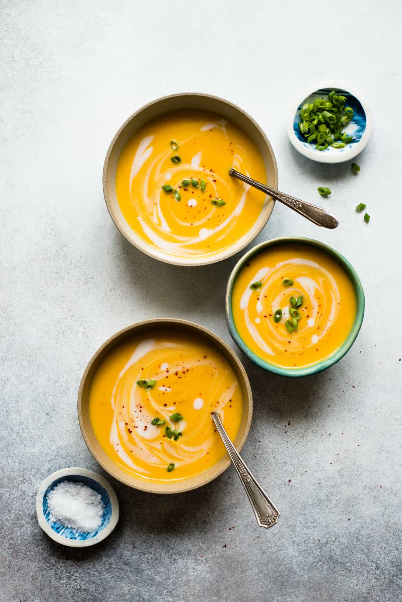 Vegan Thai-Spiced Butternut Squash Soup - easy appetizer for fall! #healthy #glutenfree #vegan