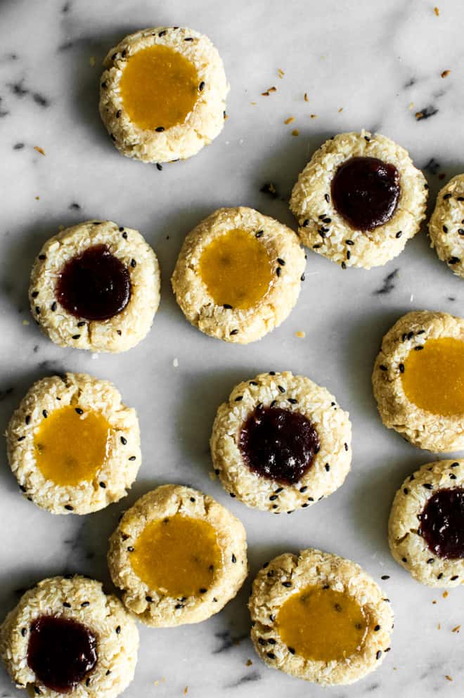 Easy Gluten-Free Thumbprint Cookies Recipe - made with less than 10 ingredients! by Lisa Lin of webserie.futebolmilionario.com