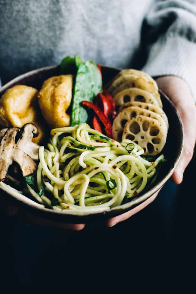 Zucchini Noodle Bowl ("Zoodles") with Peanut Coconut Sauce - this dreamy vegan and gluten-free bowl is ready in 30 minutes! by Lisa Lin of webserie.futebolmilionario.com