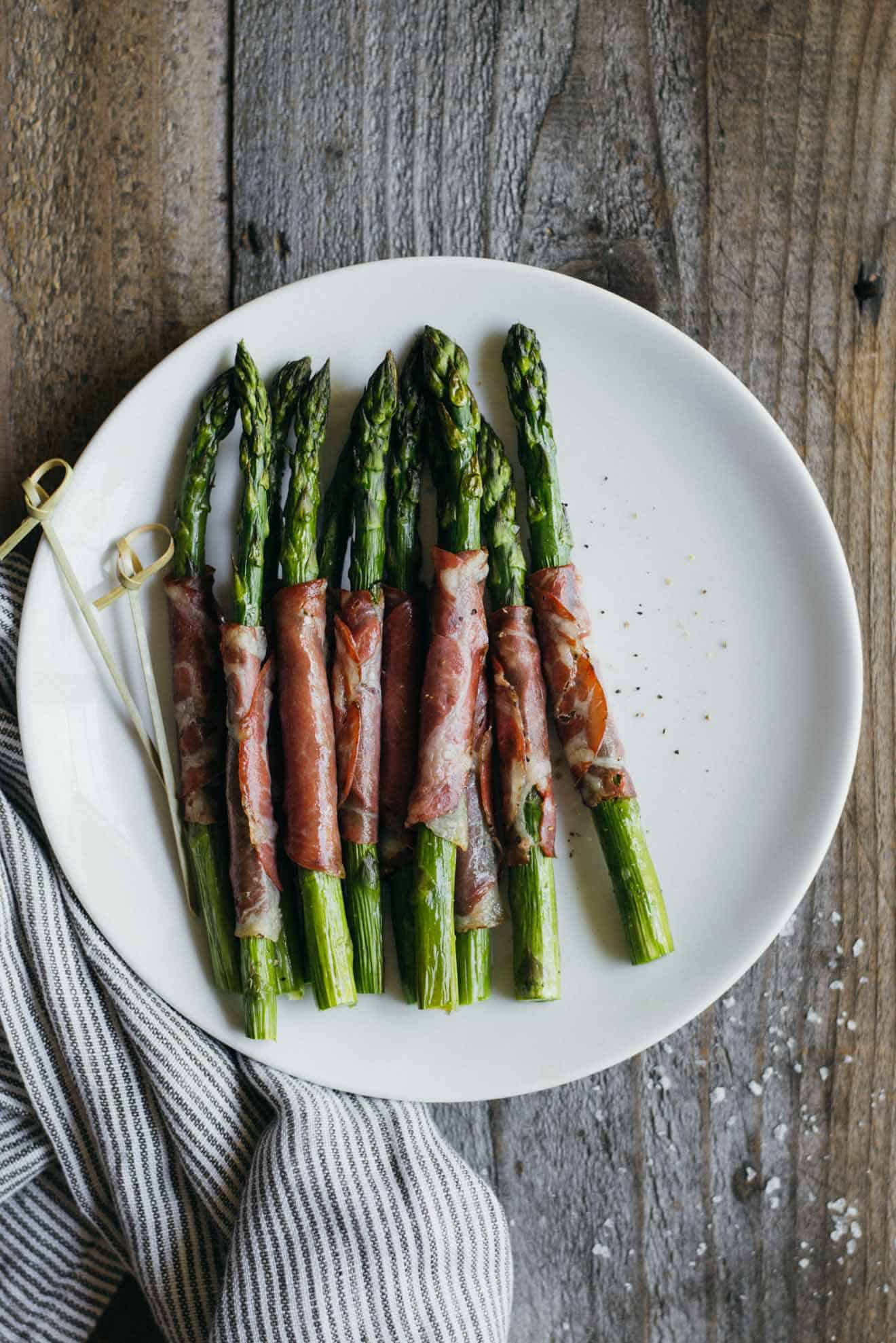 Dry Coppa Wrapped Asparagus - easy appetizer ready in 15 minutes and made with just 5 ingredients!