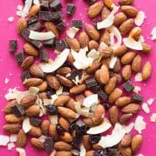 Chocolate Cranberry Trail Mix + 4 Easy Trail Mix Recipes with Almonds - here's 4 healthy snacks that you can make at home! They're gluten free and take only 30 minutes to prepare! by @healthynibs