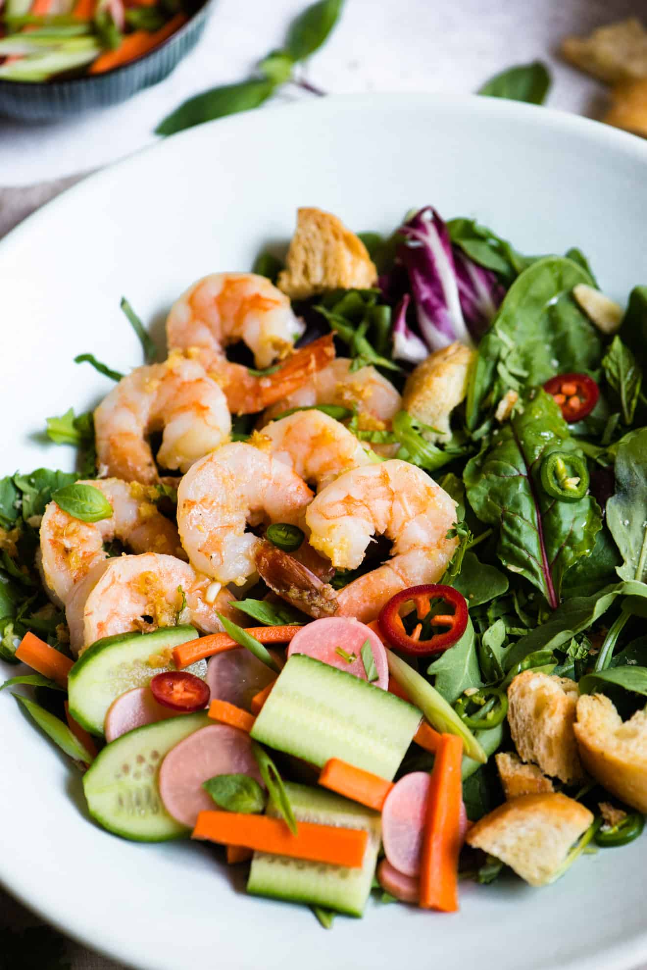 Banh Mi Salad with Lemongrass Shrimp & Shallot Vinaigrette: the perfect light, healthy lunch! #glutenfree #healthy