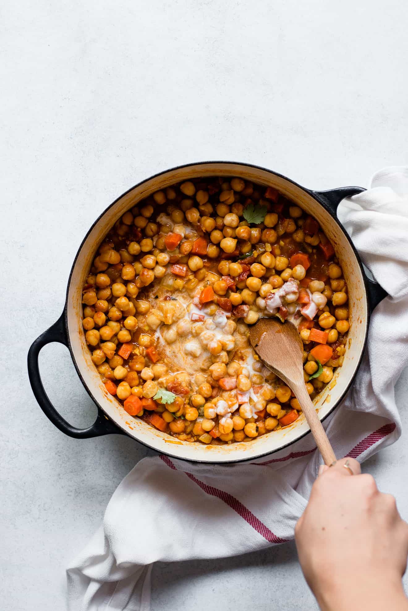 #VEGAN Pot of Curried Chickpeas with Mint & Cilantro Chutney - a tasty, easy dinner!